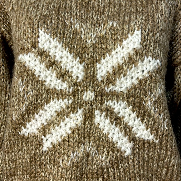 Cristina’s Women’s Tan & White Snowflake Long Sleeve Knit Sweater Size Medium - Picture 2 of 6